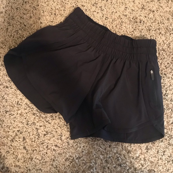 lululemon Pants - Lululemon Tracker Short V - 4” inseam